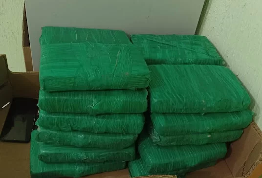 Cocaína apreendida em Parnaíba com um paraense tinha destino Jericoacoara.