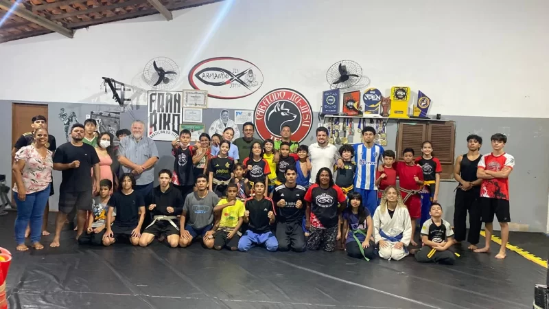 Dogim Félix Visita Projeto Social Esportivo em Parnaíba