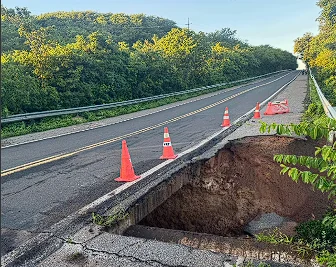 BR-343 é totalmente interditada após pista ceder entre Buriti dos Lopes e Parnaíba