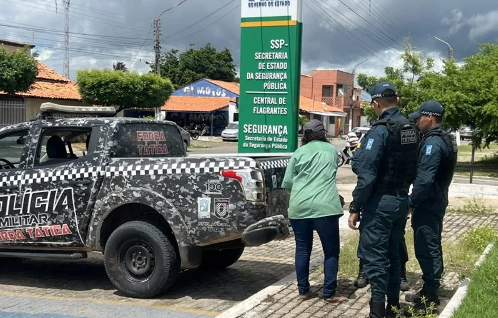Homem armado com facão invade casa e ameaça mulher por dinheiro para drogas no bairro São José em Parnaíba