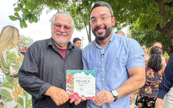Escritor José Luiz de Carvalho visita o prefeito Francisco Emanuel  durante a Festa do Trabalhador