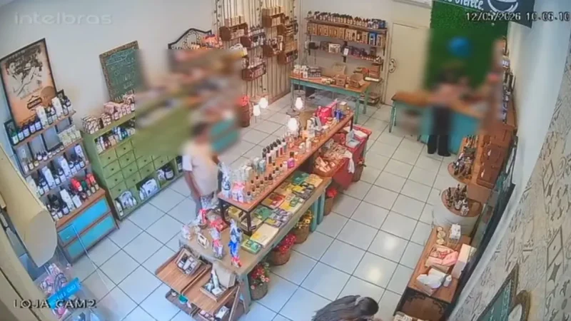 Suspeito simula ser cliente, furta perfume e sai tranquilamente de loja no Centro de Parnaíba