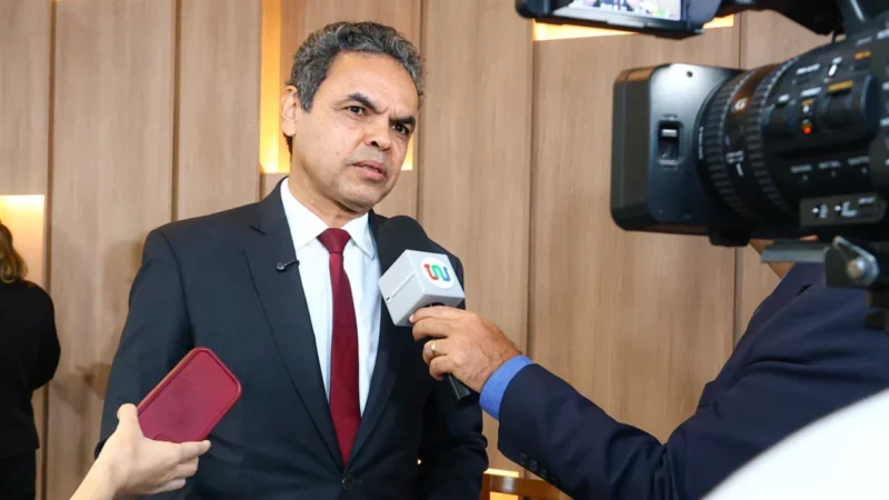 “Artistas locais são esquecidos enquanto altos cachês vão para atrações de fora”, diz Dr. Gil Carlos
