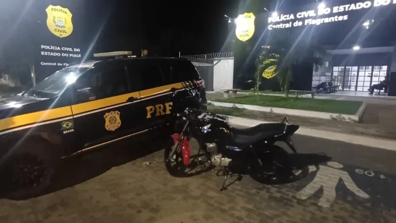 PRF prende jovem com moto adulterada após tentativa de fuga na BR-343 em Parnaíba
