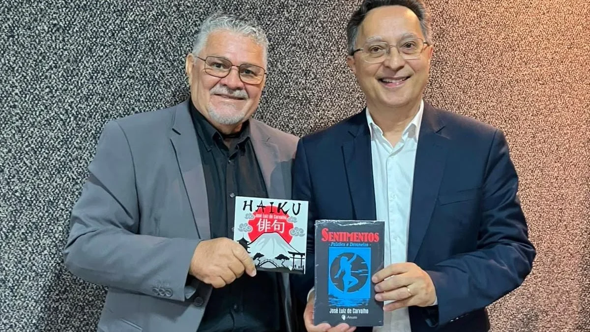 O jornalista e escritor José Luiz de Carvalho anuncia pré-venda de livro infantil